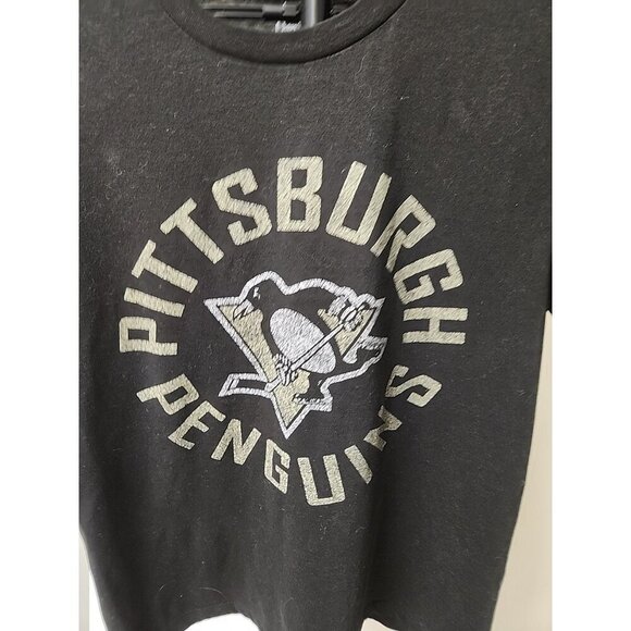 NHL Women's Large Black Pittsburgh Penguins‎ T-shirt - Picture 2 of 5